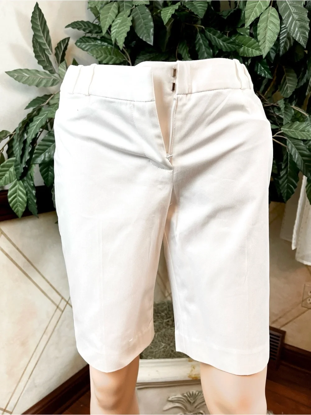 THE LIMITED WHITE 10” INSEAM SHORTS